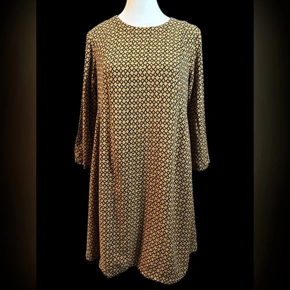H&M Black and Gold Geometric 3/4 Sleeve Dress - Picture 1 of 7